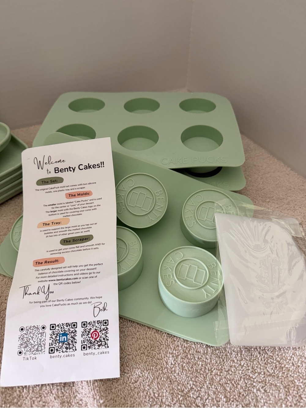 BENTY CAKE PUCK MOLDS Silicone Baking Molds & Trays - Sage Green - Picture 2 of 5
